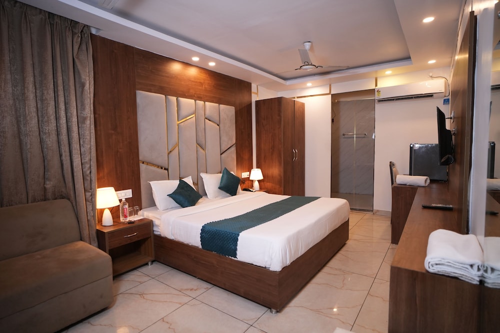 Hotel Royal Tree - last minute hotel in Unknown City