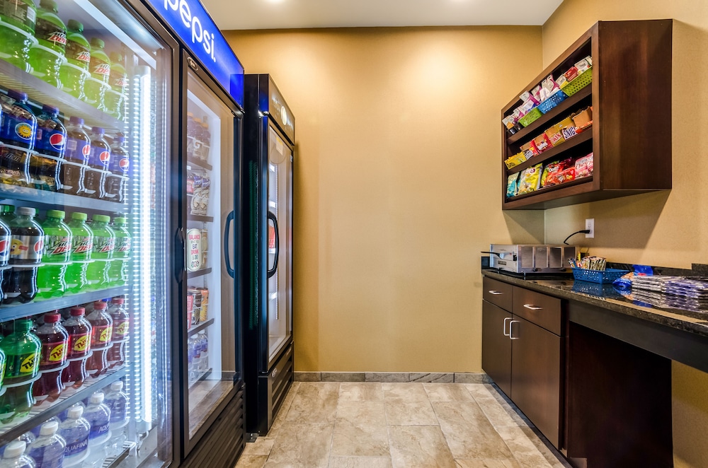 Cobblestone Inn & Suites Vinton - photo 44