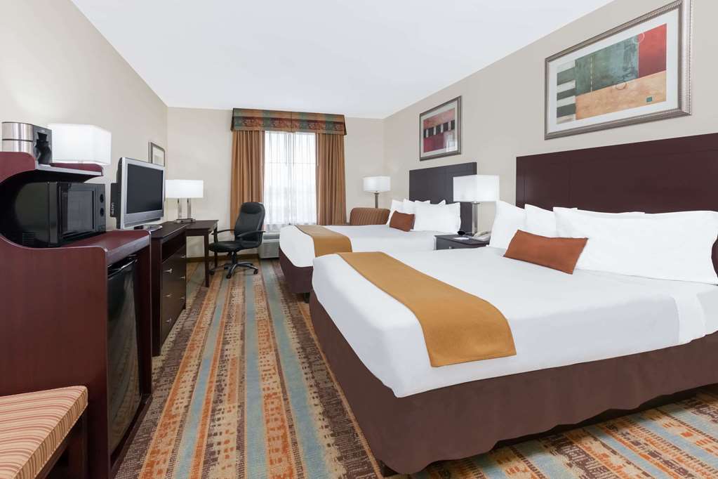 Baymont by Wyndham Henderson - photo 8