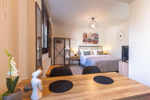 New Comfy Spotless Studio in Ilioupoli Athens — 4-Star Luxury Hotel in Athens, Greece