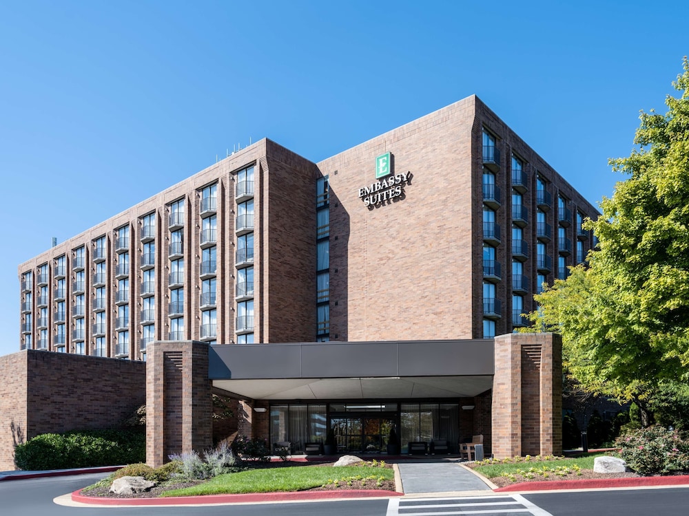 Embassy Suites by Hilton Baltimore Hunt Valley - photo 2