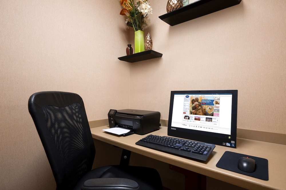 Hampton Inn Geneva - photo 25