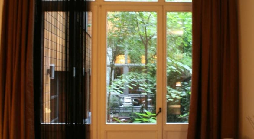 Guesthouse Bxlroom — 4-Star Luxury Hotel in Brussels, Belgium