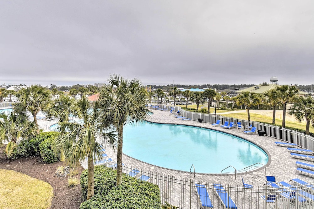 Barefoot Resort Condo about 2 Mi to Beach Access - photo 14