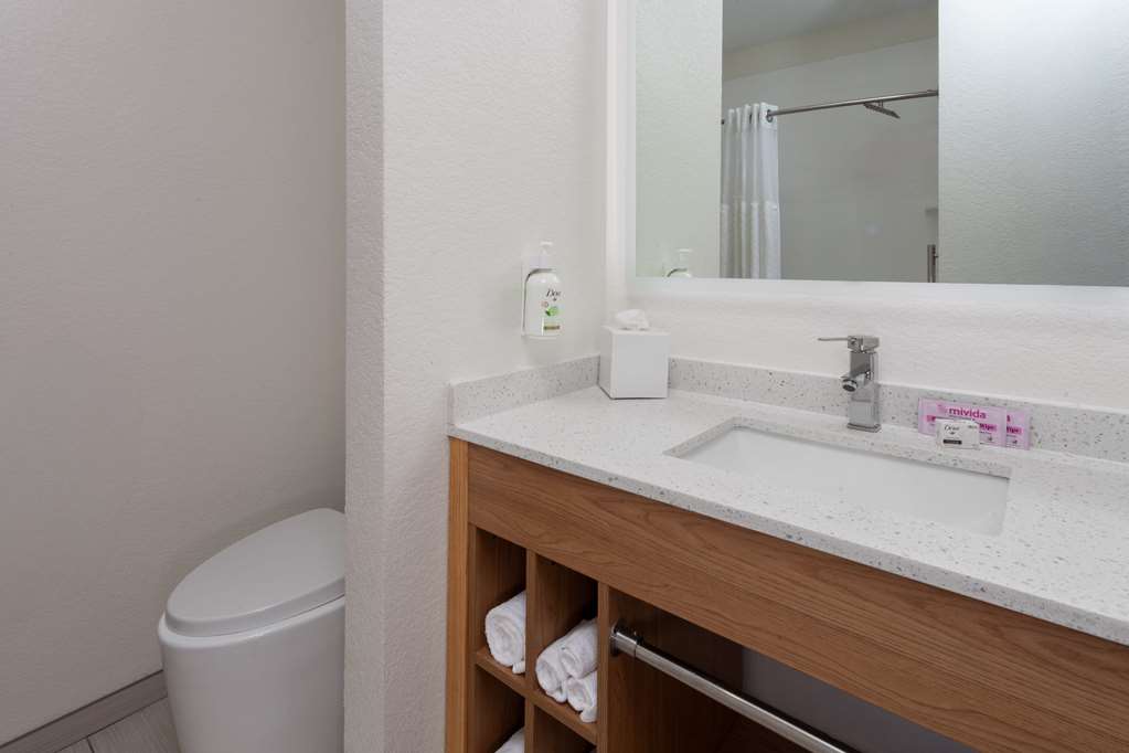 La Quinta Inn & Suites Coralville Iowa City - photo 25