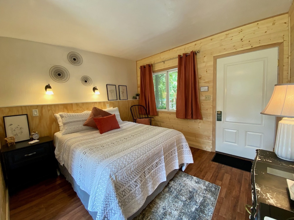 Emerald Valley Inn - photo 7