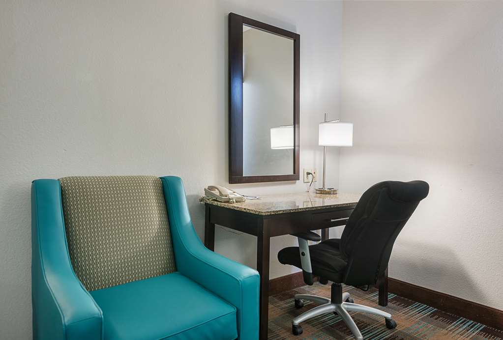 Best Western Plus Deridder Inn & Suites - photo 24