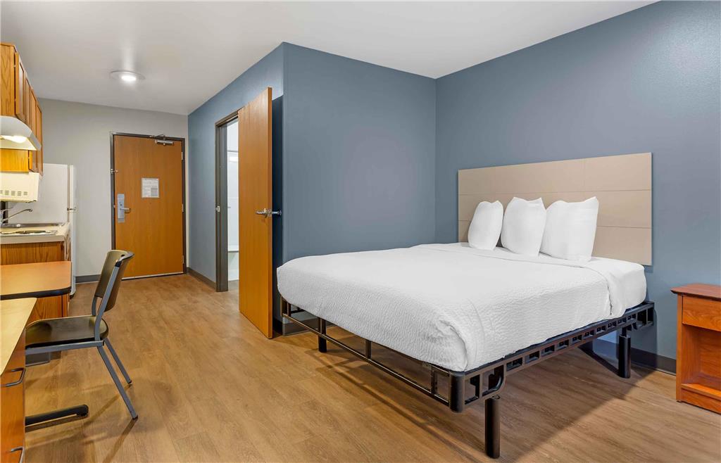 WoodSpring Suites Fort Myers Southeast - photo 10