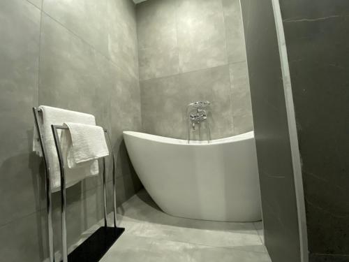 Apartment Sixteen