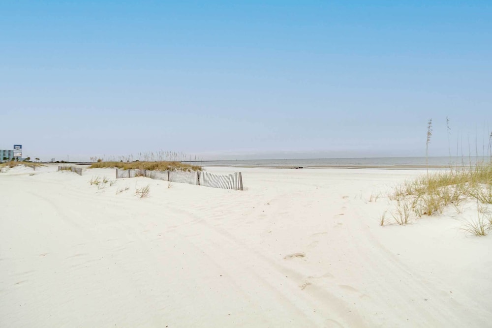 Resort Style Biloxi Condo Walk to the Beach - photo 21