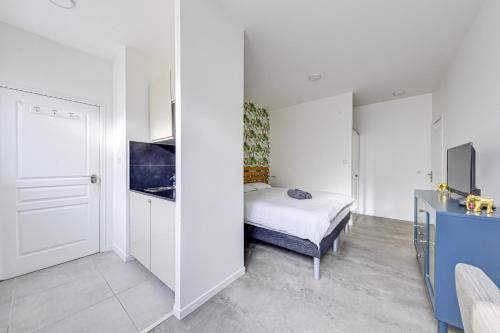 Cozy Studio in the Heart of Paris' 15th — 4-Star Luxury Hotel in Paris, France