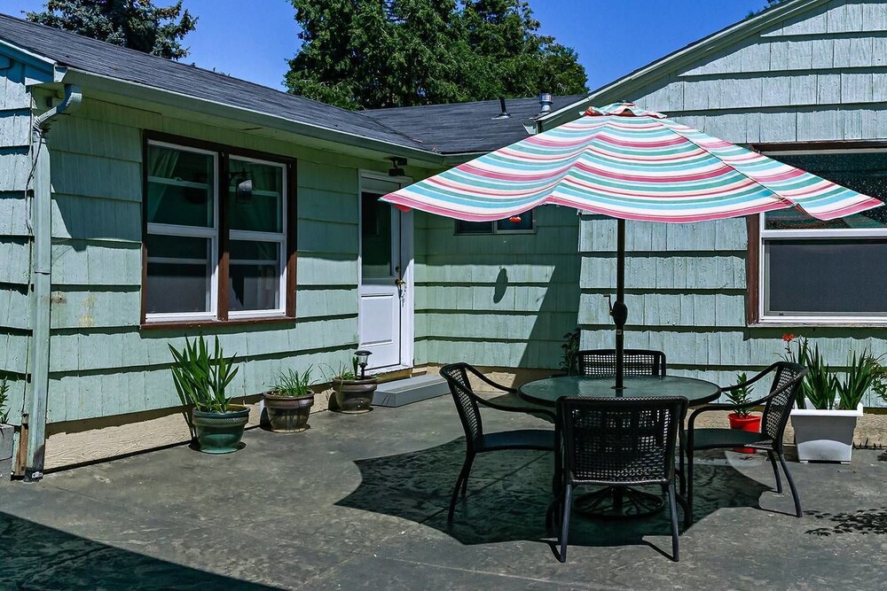 Madis Place Guest House 10916835 — Talent