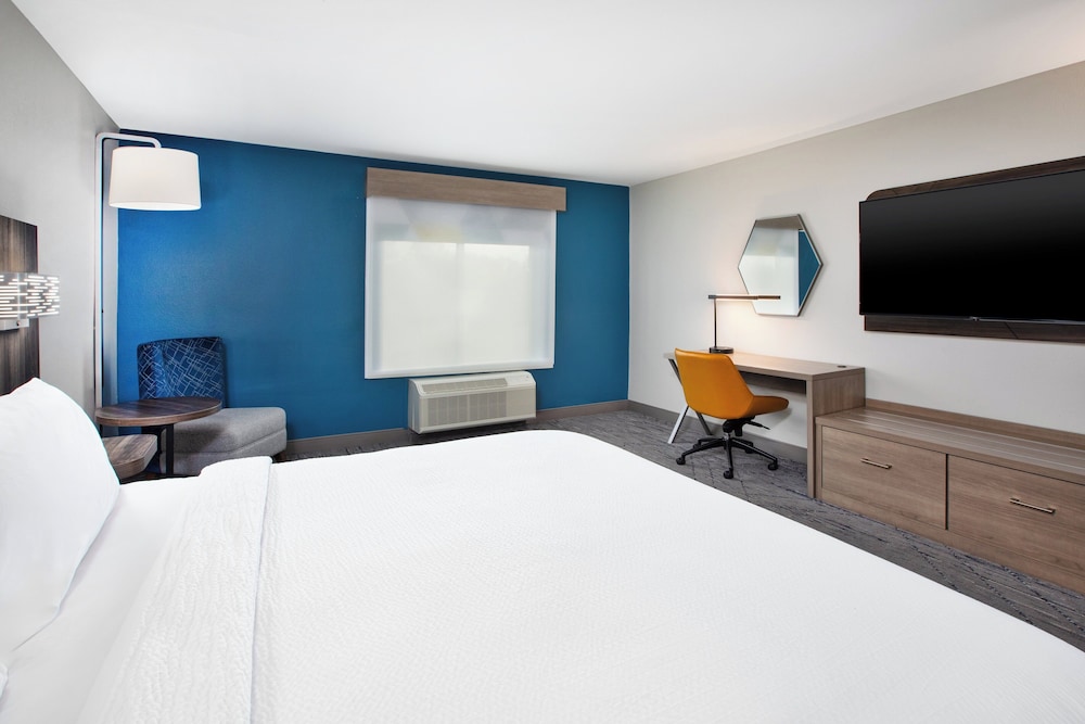 Holiday Inn Express & Suites W. Monroe by IHG - photo 13