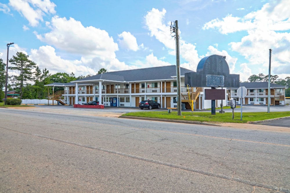 Howard Johnson Inn Ashburn — hotel in Ashburn