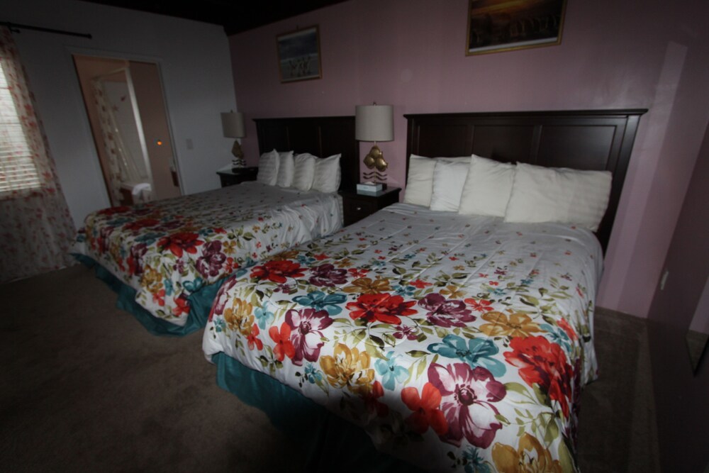 Edgewater Beach Inn - photo 26