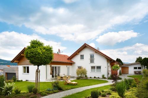 Ferienhaus Schlamminger — 4-Star Luxury Hotel in Weiding, Germany