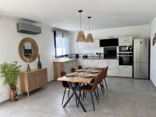 Le Cocon Vezerontin - carbon neutral hotel in Unknown City