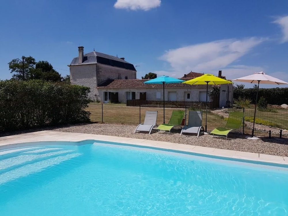 Le Domaine De Bellevue — hotel in Champniers