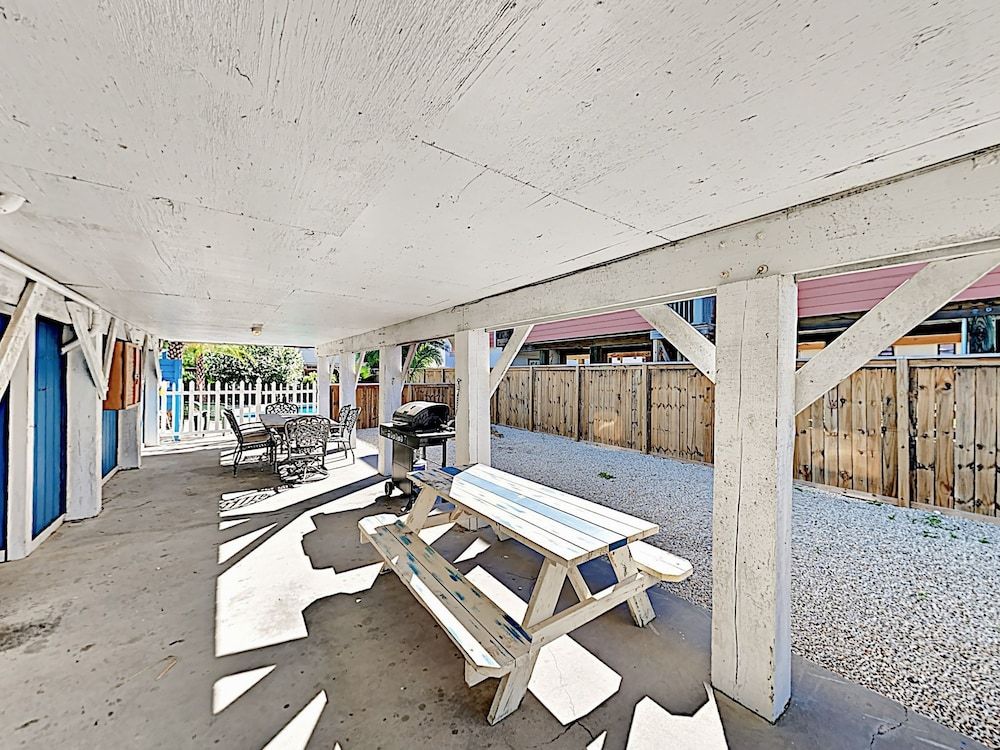 Surf Inn - featured photo