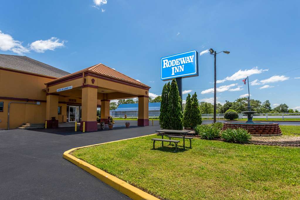 Rodeway Inn Denmark Jackson - photo 3