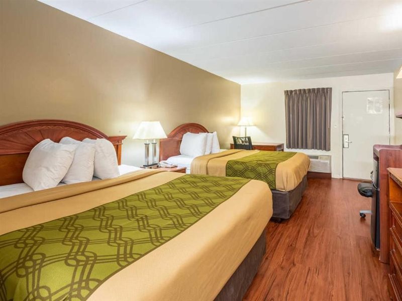 Econo Lodge Franklin Springboro - photo 25