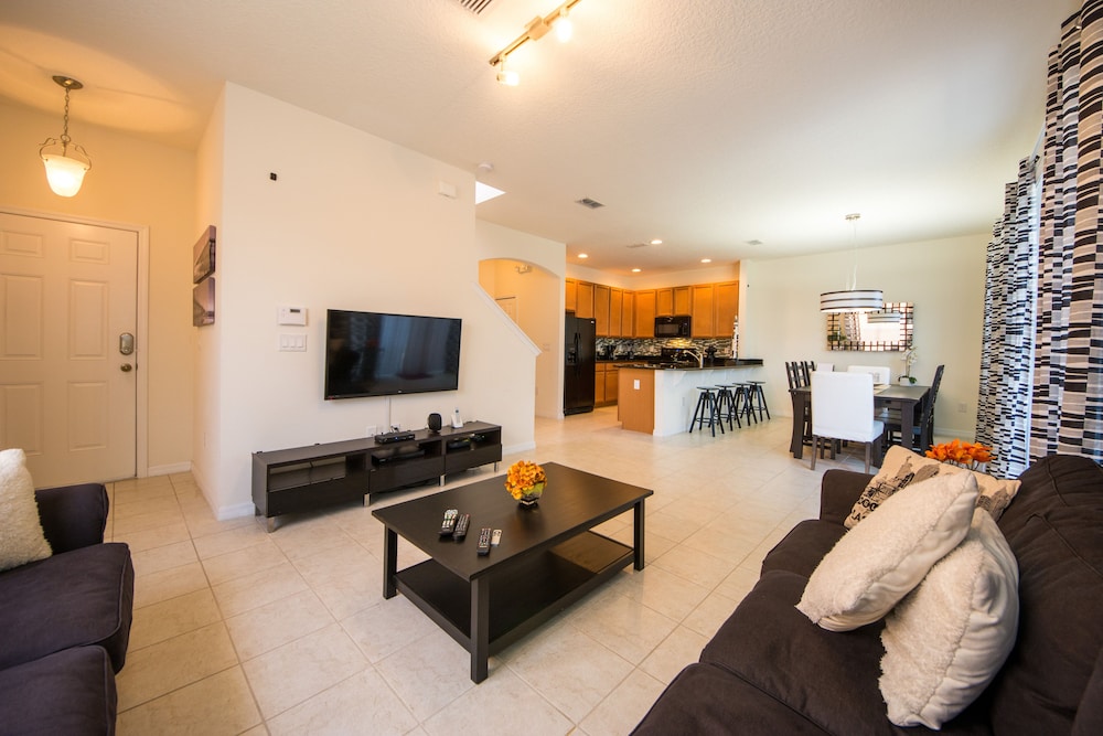 Bella Vida Resort by Home 2U - photo 155