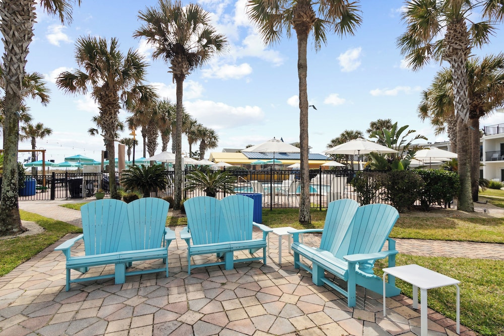 Seahorse Oceanfront Inn - photo 120