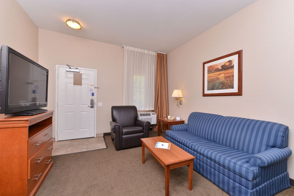 Candlewood Suites San Diego by IHG - photo 10