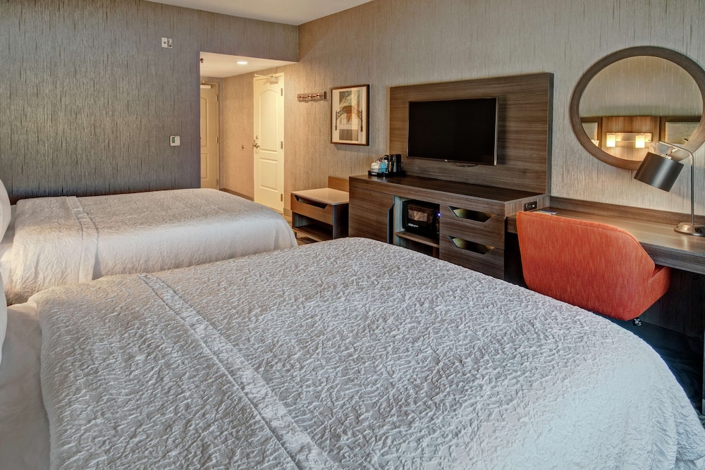 Hampton Inn Fresno Airport - photo 7