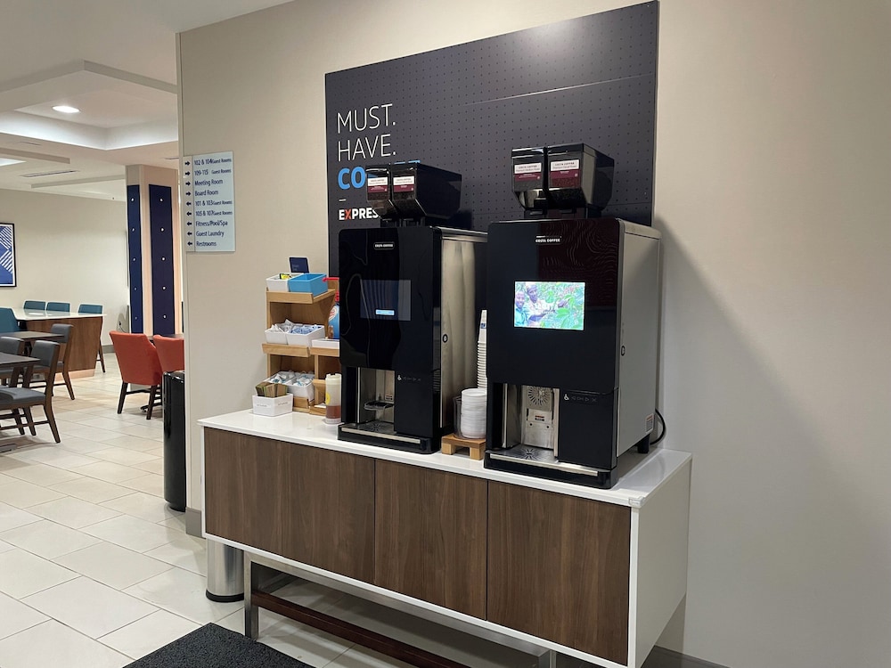 Holiday Inn Express Hotel & Suites Raleigh SW NC State by IHG - photo 100