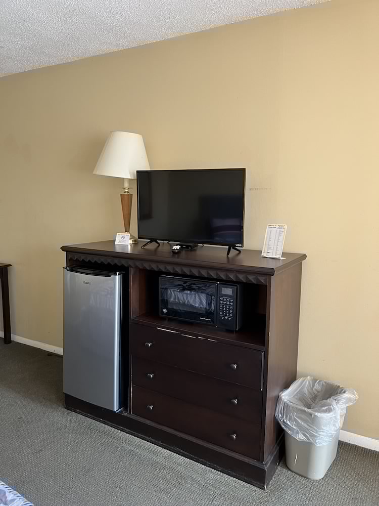 Ambassador Inn And Suites - photo 50