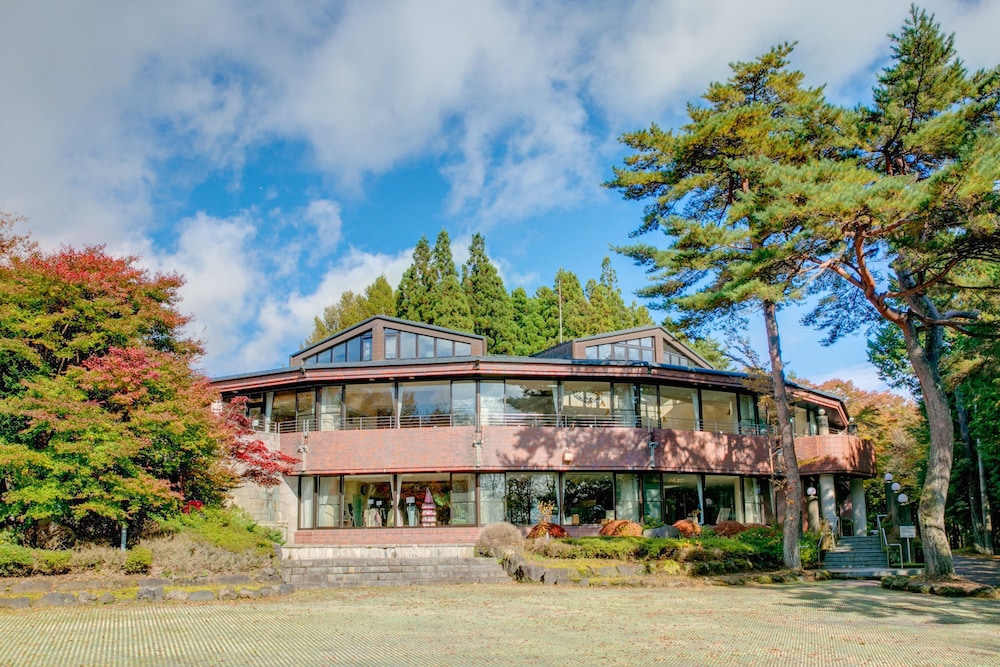 Yamanakako Shuzanso in Yamanashi, Japan