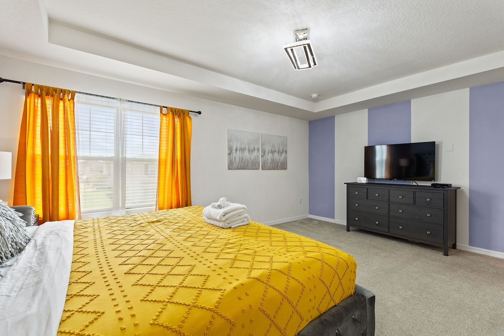 Rear Views Spa Games Room Pet Friendly Resort Amenities 8 Bedroom Villa - photo 13