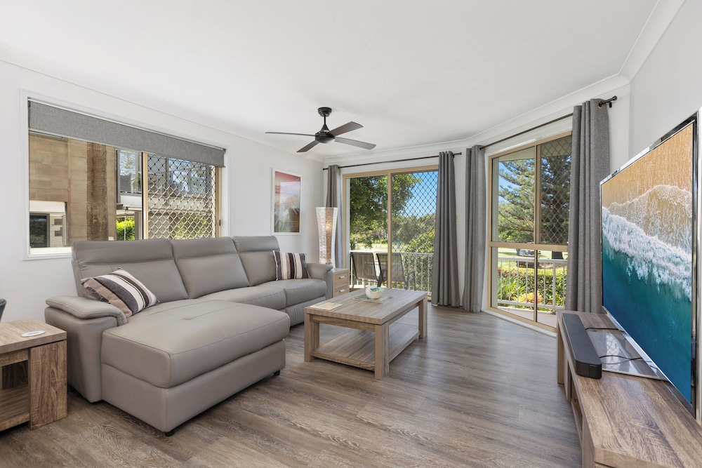 2 Bed Beachfront Apartment in Kingscliff — 4-Star Luxury Hotel in Kingscliff, Australia