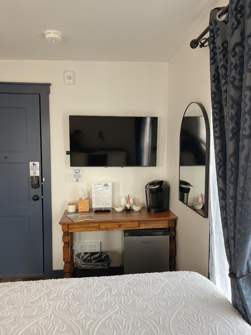 Hyland Hotel - photo 13