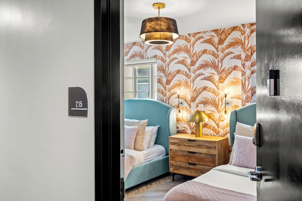 Luxuri Suites - photo 70