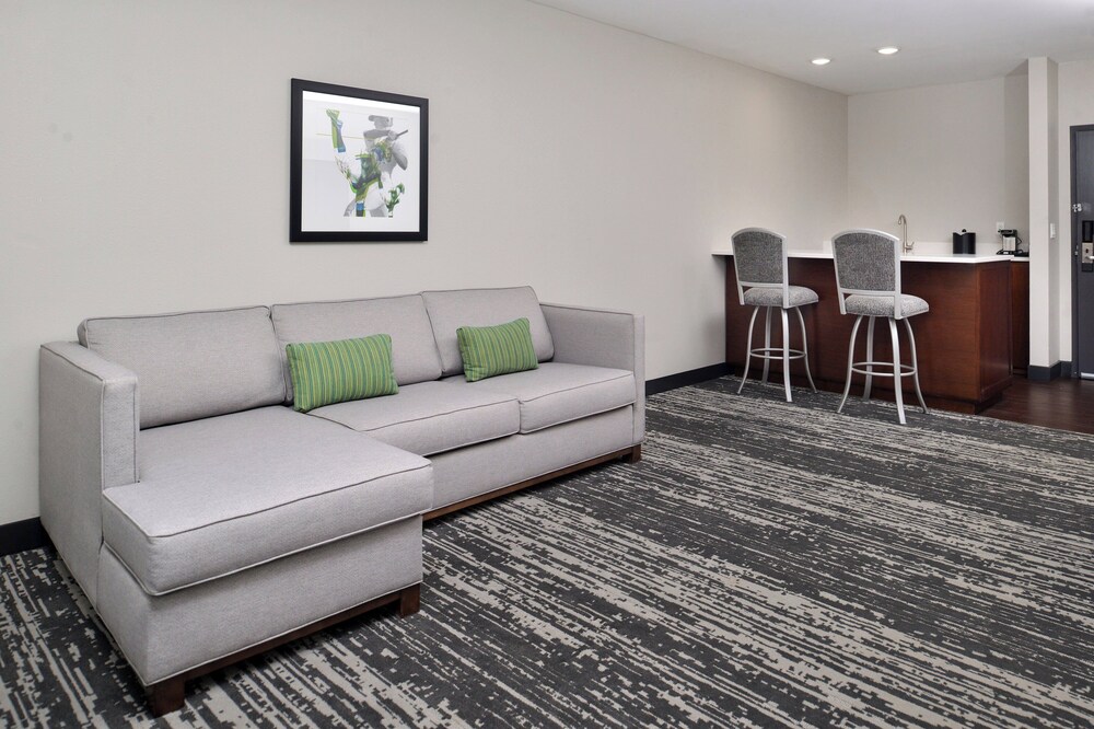 Four Points by Sheraton Omaha Midtown - photo 11