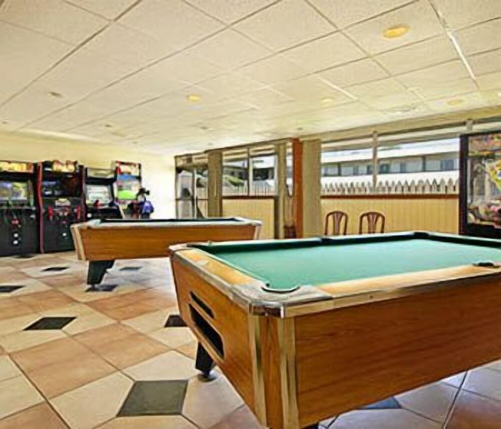 Budgetel Inn And Suites - photo 4