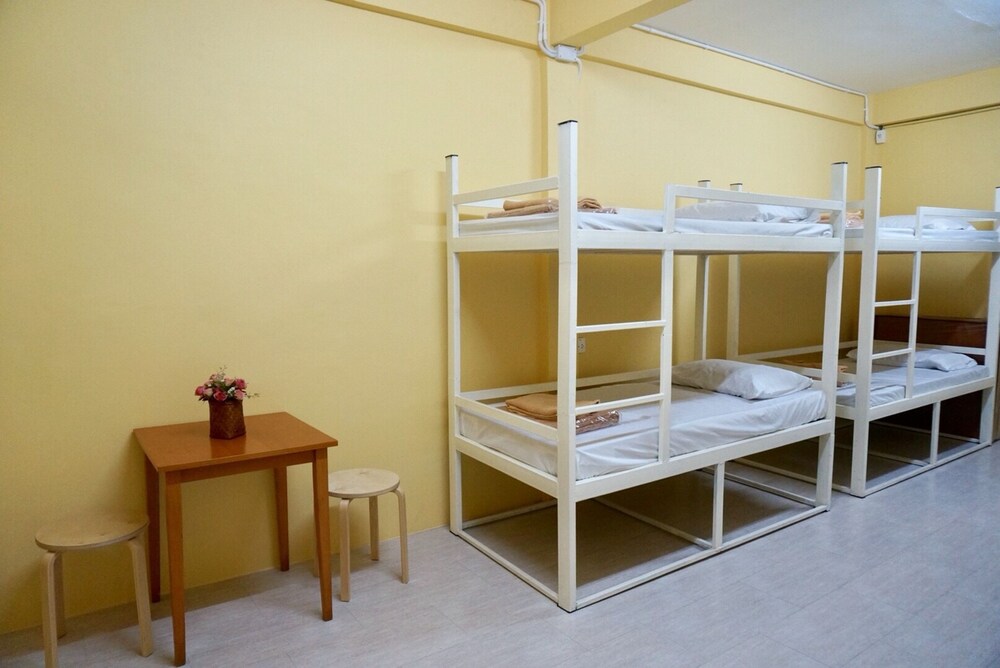 ROOM 218 Dorm for rent Adults Only