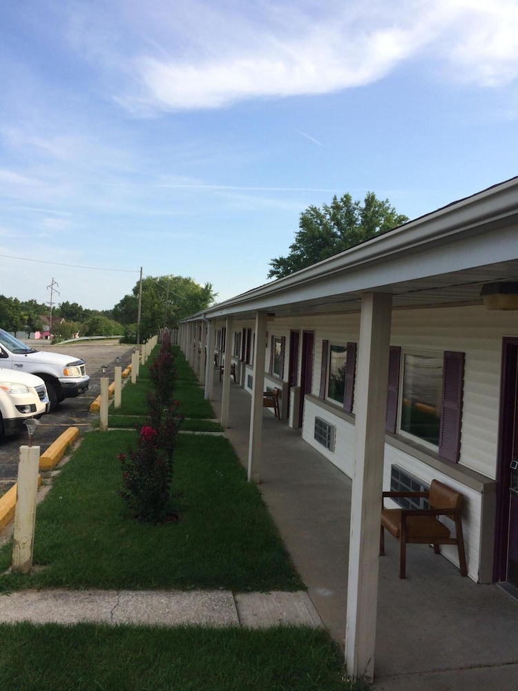 Super 7 Motel Sedalia - photo 50