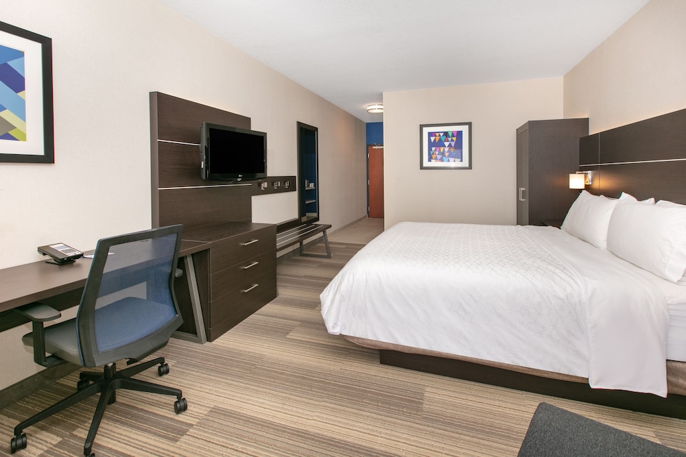 Holiday Inn Express Hotel & Suites Seaside Convention Center by IHG - photo 10