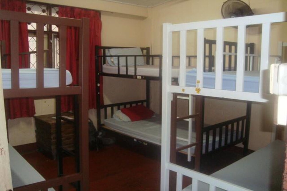 Khaosan Rainbow Hostel