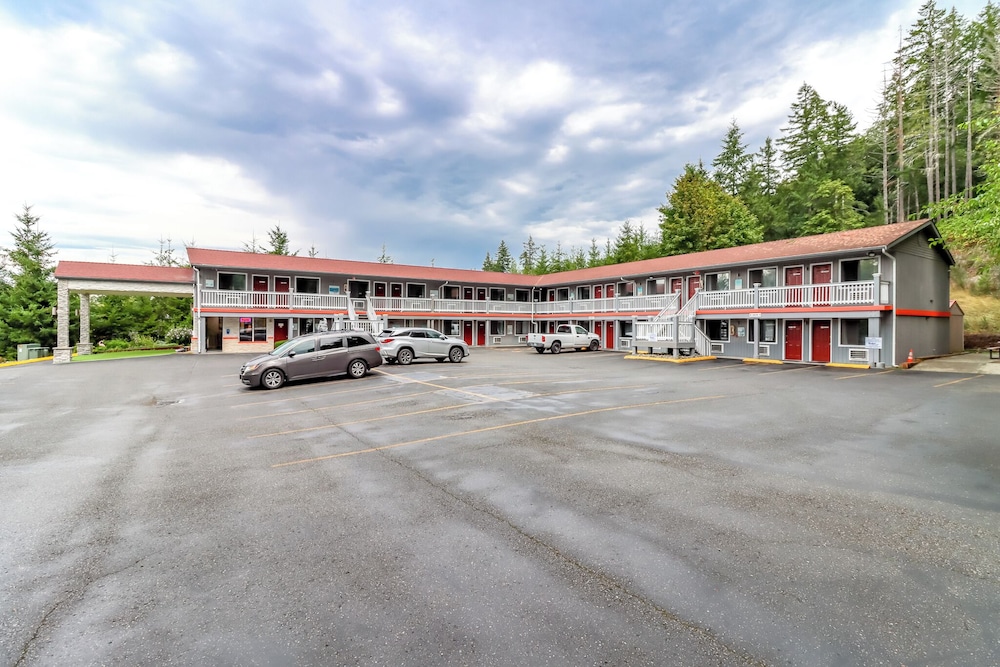 Belfair Motel - photo 29