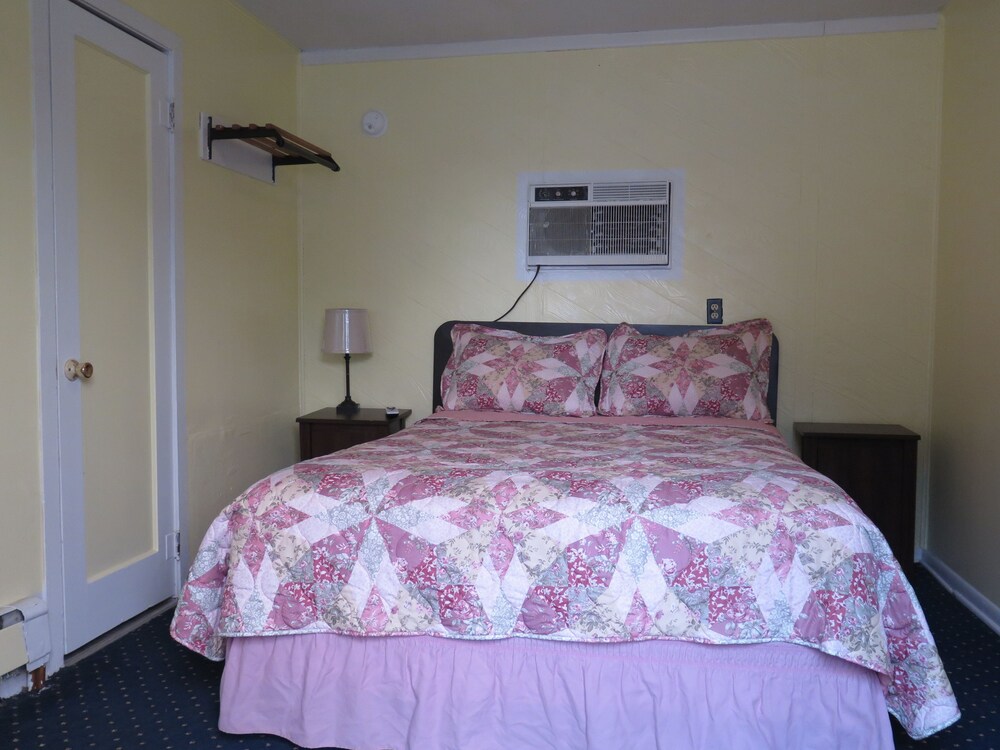 Pillow Talk Motel - photo 22