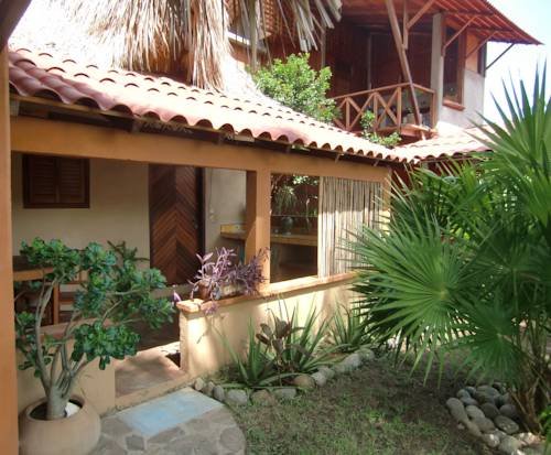 El Jardin Zipolite Bungalows in San Pedro Pochutla, Mexico