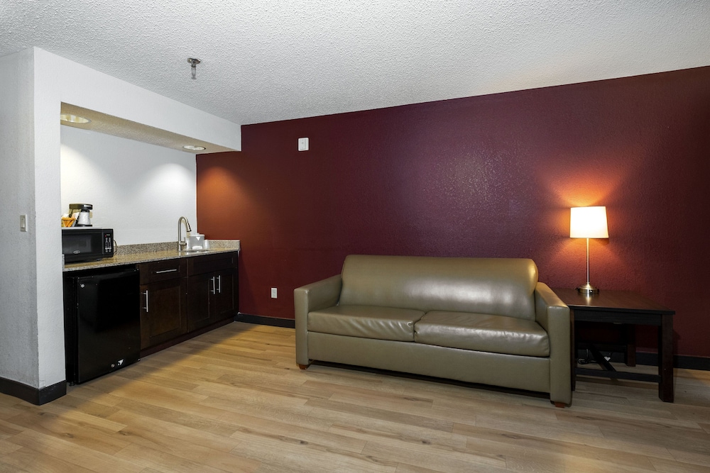 Red Roof Inn & Suites Dover Downtown - photo 10