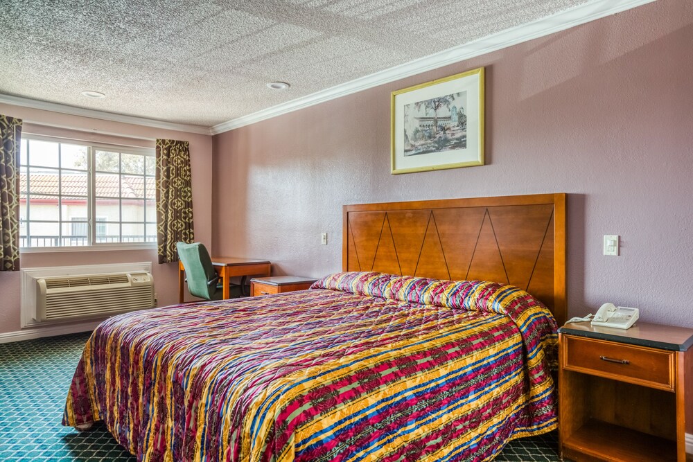 Hotel Whittier CA I 605 - photo 8