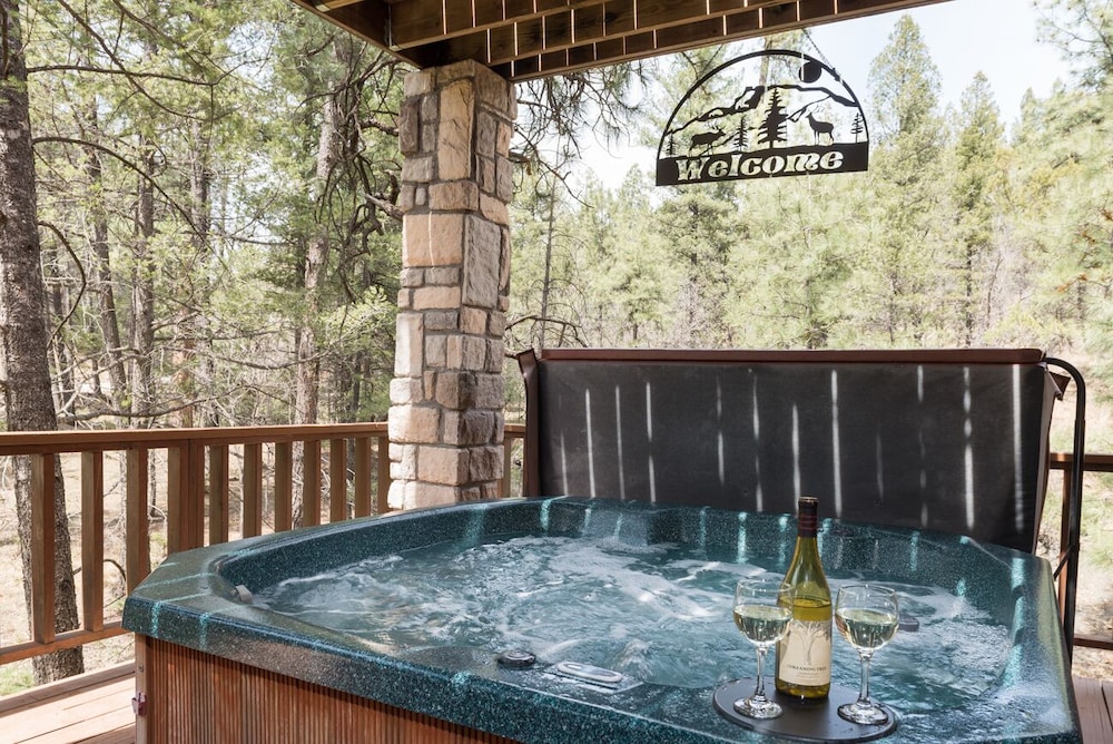 Cedar Creek Retreat Four bedroom Holiday Home — 4-Star Luxury Hotel in Ruidoso, United States