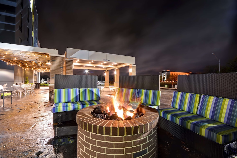 Home2 Suites by Hilton Evansville - photo 33