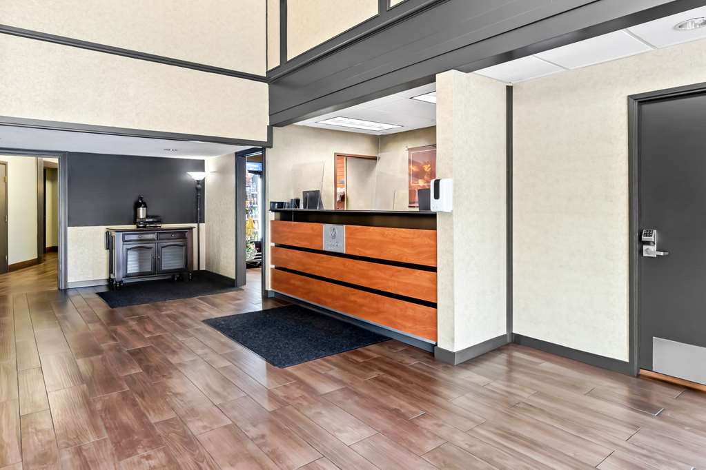 Red Lion Hotel Portland Airport - photo 4